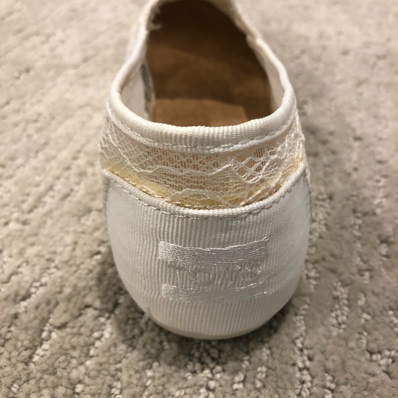 White lace Toms - Picture 3 of 3